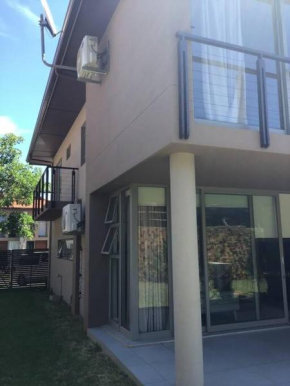 Cheerful 3-bedroom home in Zimbali Wedge Estate